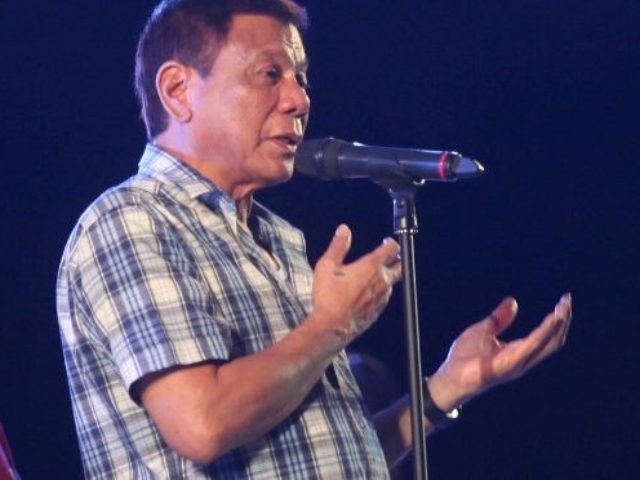Президент Филиппин убивает наркоманов